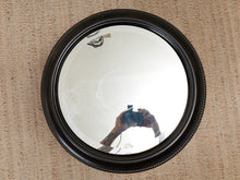 Load image into Gallery viewer, Round Wood Mirror Table
