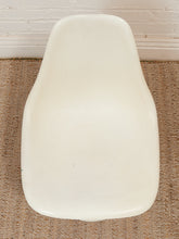 Load image into Gallery viewer, Single Tulip Chair
