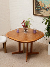Load image into Gallery viewer, Oak Mid Century Oval Dining Table
