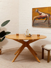 Load image into Gallery viewer, Spider Round Table
