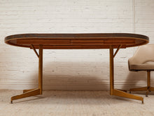 Load image into Gallery viewer, Formica Vintage Dining Table
