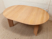Load image into Gallery viewer, Oak Dining Table with 2 Leaves
