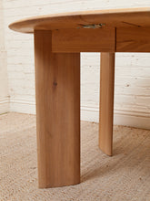 Load image into Gallery viewer, Oak Dining Table with 2 Leaves
