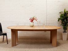 Load image into Gallery viewer, Oak Dining Table with 2 Leaves
