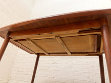 Load image into Gallery viewer, Restored Vintage Dining Table 2 Leaves
