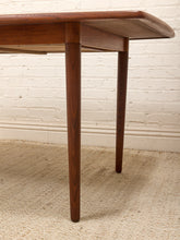 Load image into Gallery viewer, Restored Vintage Dining Table 2 Leaves

