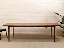 Load image into Gallery viewer, Restored Vintage Dining Table 2 Leaves
