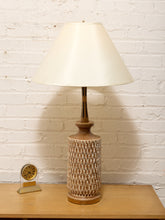 Load image into Gallery viewer, Vintage Mid Century Brown Lamp
