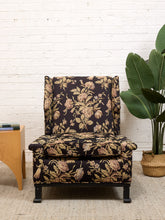 Load image into Gallery viewer, Floral Vintage Chair

