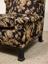 Load image into Gallery viewer, Floral Vintage Chair
