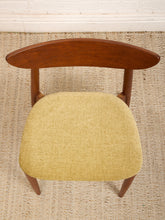Load image into Gallery viewer, Set a Five Mid-Century Modern Walnut Boomerang Dining Chairs
