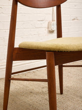 Load image into Gallery viewer, Set a Five Mid-Century Modern Walnut Boomerang Dining Chairs
