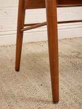 Load image into Gallery viewer, Set a Five Mid-Century Modern Walnut Boomerang Dining Chairs
