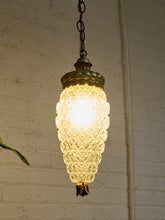 Load image into Gallery viewer, Vintage Pineapple Hanging Lamp

