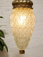 Load image into Gallery viewer, Vintage Pineapple Hanging Lamp
