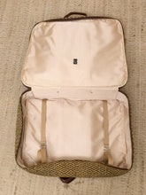 Load image into Gallery viewer, Ventura Vintage Luggage
