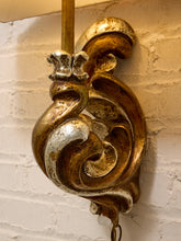 Load image into Gallery viewer, Hollywood Regency Sconce
