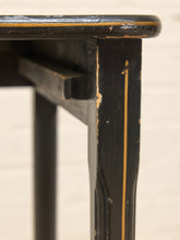 Load image into Gallery viewer, Vintage Chinoiserie Black Lacquer Side Table with Hand-Painted Asian Scene
