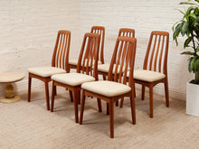 Load image into Gallery viewer, Benny Linden Vintage Chairs
