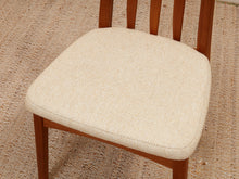 Load image into Gallery viewer, Benny Linden Vintage Chairs
