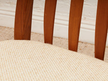 Load image into Gallery viewer, Benny Linden Vintage Chairs
