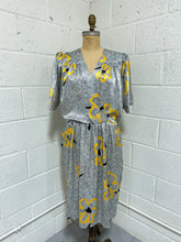 Load image into Gallery viewer, Vintage 80’s Graphic Dress (11-12)
