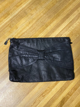 Load image into Gallery viewer, Vintage Soft Black Leather Handbag
