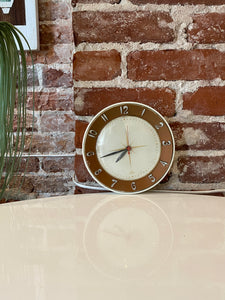 Vintage Lux Plugin Wall Clock