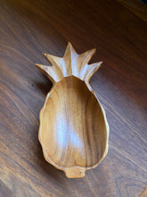 Load image into Gallery viewer, Vintage Pineapple Catchall
