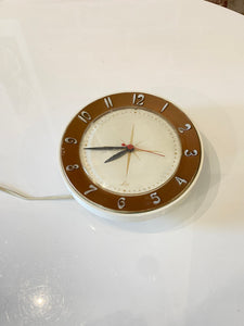 Vintage Lux Plugin Wall Clock