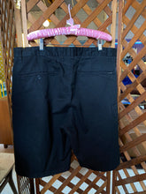 Load image into Gallery viewer, Volcom Black Shorts (38)
