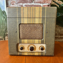 Load image into Gallery viewer, Vintage Recordio Jr. by Wilcox • Gay Radio/Record Player - Not Working
