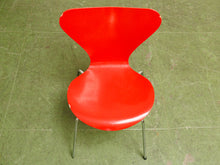 Load image into Gallery viewer, Original Arne Jacobsen for Fritz Hansen Red Ant Chair
