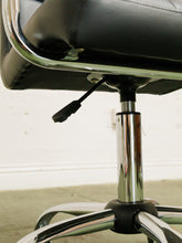 Load image into Gallery viewer, Black Square Tufted Office Chair
