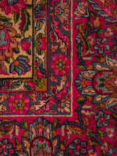 Load image into Gallery viewer, Huge Beautiful Vintage Rug
