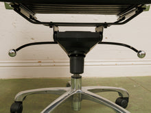 Load image into Gallery viewer, Aluminum group style office Chair
