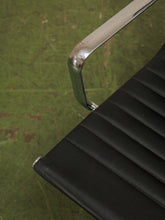 Load image into Gallery viewer, Aluminum group style office Chair
