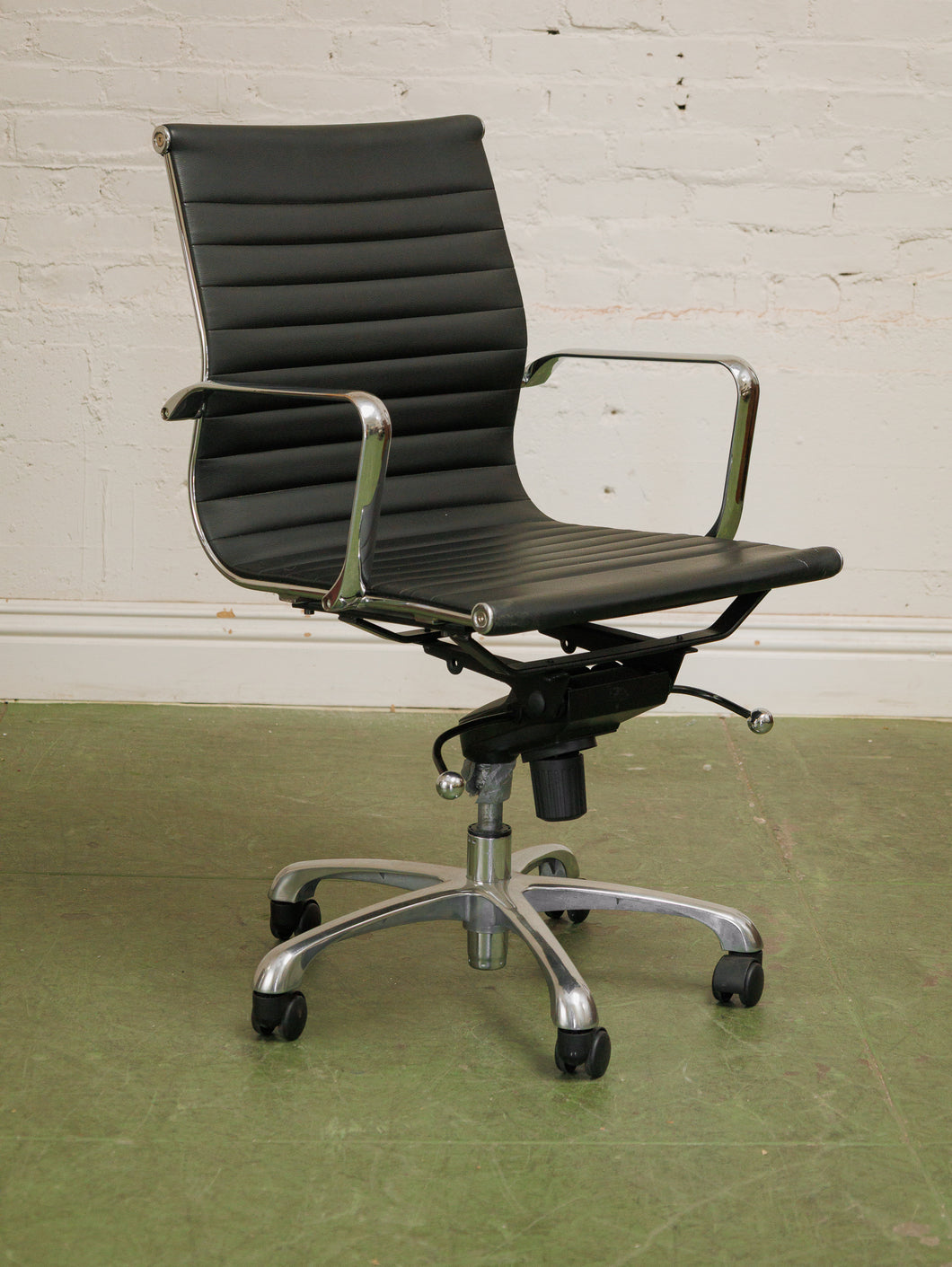 Aluminum group style office Chair