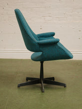 Load image into Gallery viewer, Arthur Umanoff Original Swivel Chair
