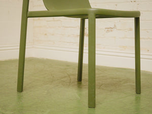 Blue Dot Green Chair