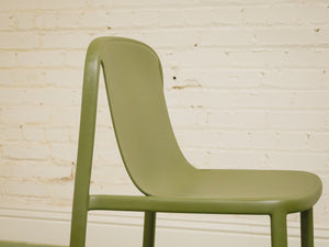 Blue Dot Green Chair