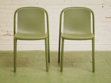 Load image into Gallery viewer, Blue Dot Green Chair
