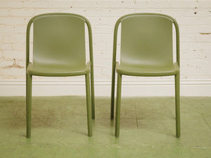 Blue Dot Green Chair
