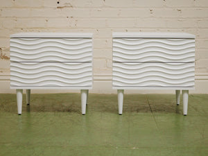 Wavy pair of Nightstands in white