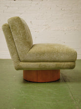Load image into Gallery viewer, Space age Green Swivel Chair
