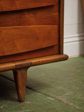 Load image into Gallery viewer, American of Martinsville 9 Drawer Dresser
