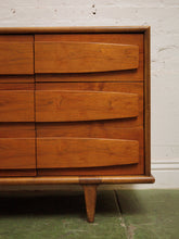 Load image into Gallery viewer, American of Martinsville 9 Drawer Dresser
