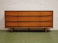 Load image into Gallery viewer, American of Martinsville 9 Drawer Dresser
