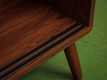 Load image into Gallery viewer, Bailey Shelf with Storage and Cream door
