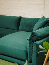 Load image into Gallery viewer, Hansel 3 Piece in Royale Evergreen
